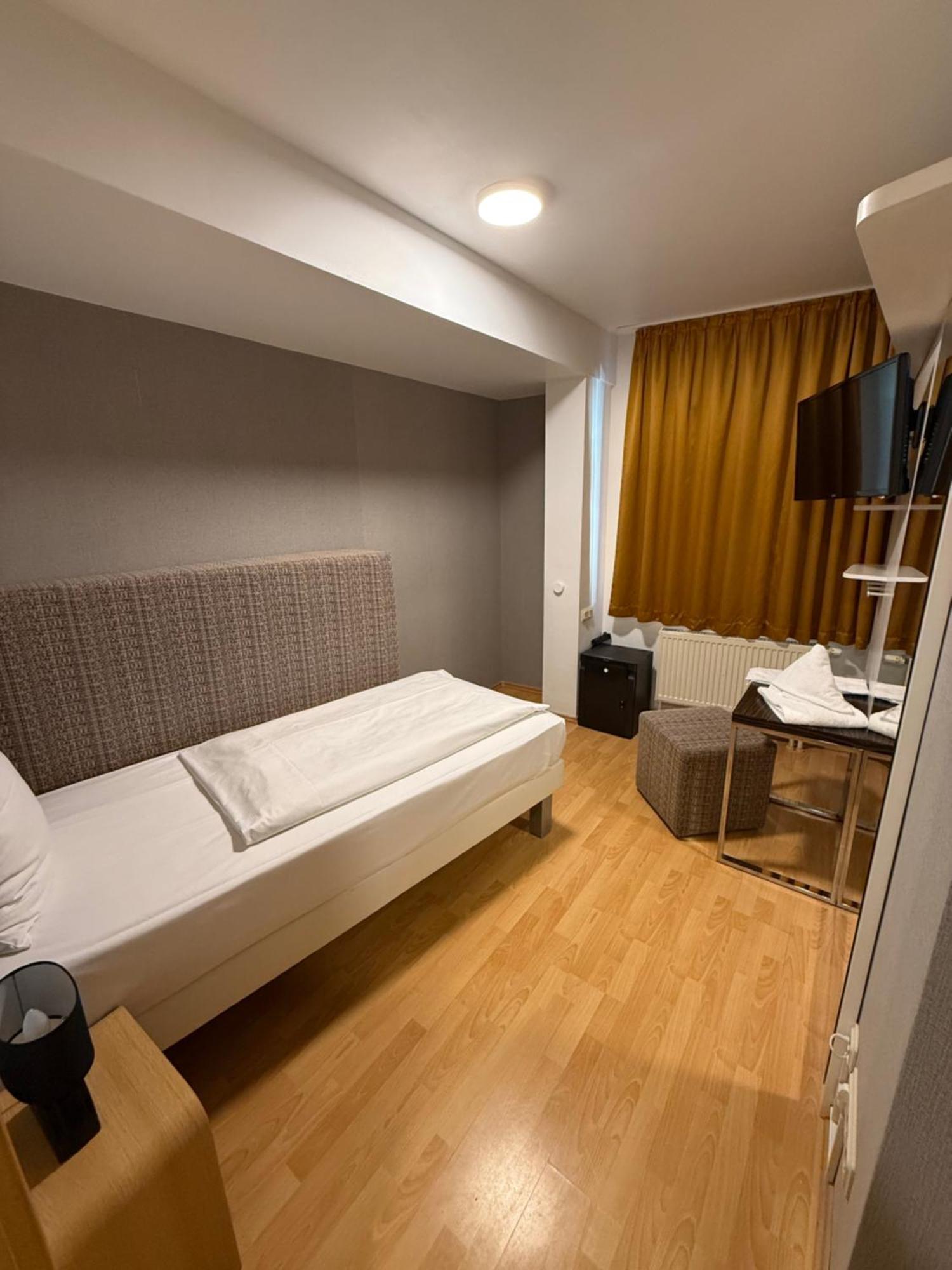 Hotel Eurocity Bruchköbel Kültér fotó